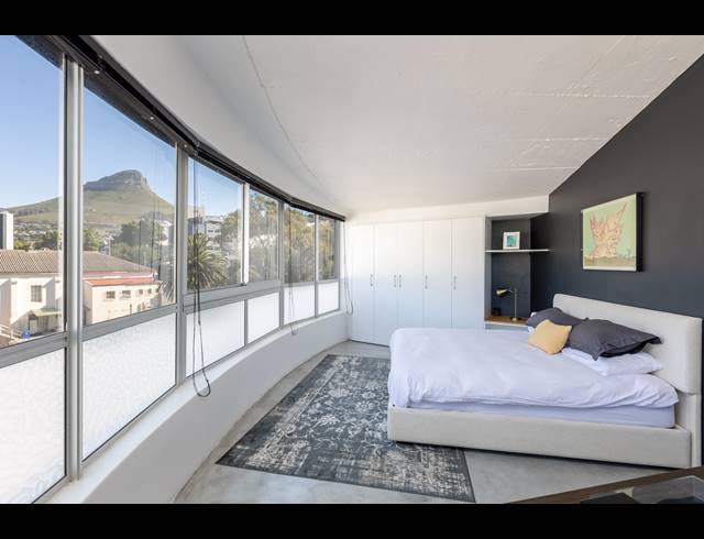 1 BEDROOM APARTMENT RENTED IN CAPE TOWN CITY CENTRE